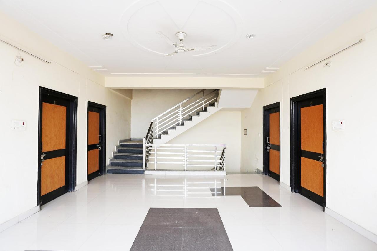 מלון Alīgarh Oyo 40446 Yas Residency מראה חיצוני תמונה