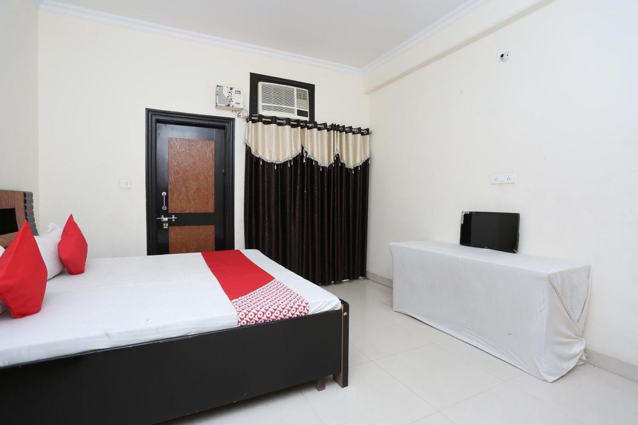מלון Alīgarh Oyo 40446 Yas Residency מראה חיצוני תמונה